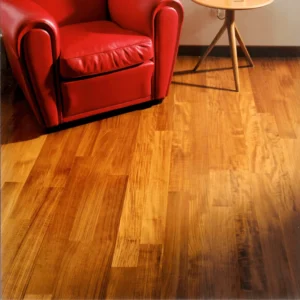 Installation de parquet intérieur et decking en bois durable et massif par Projetti CI.